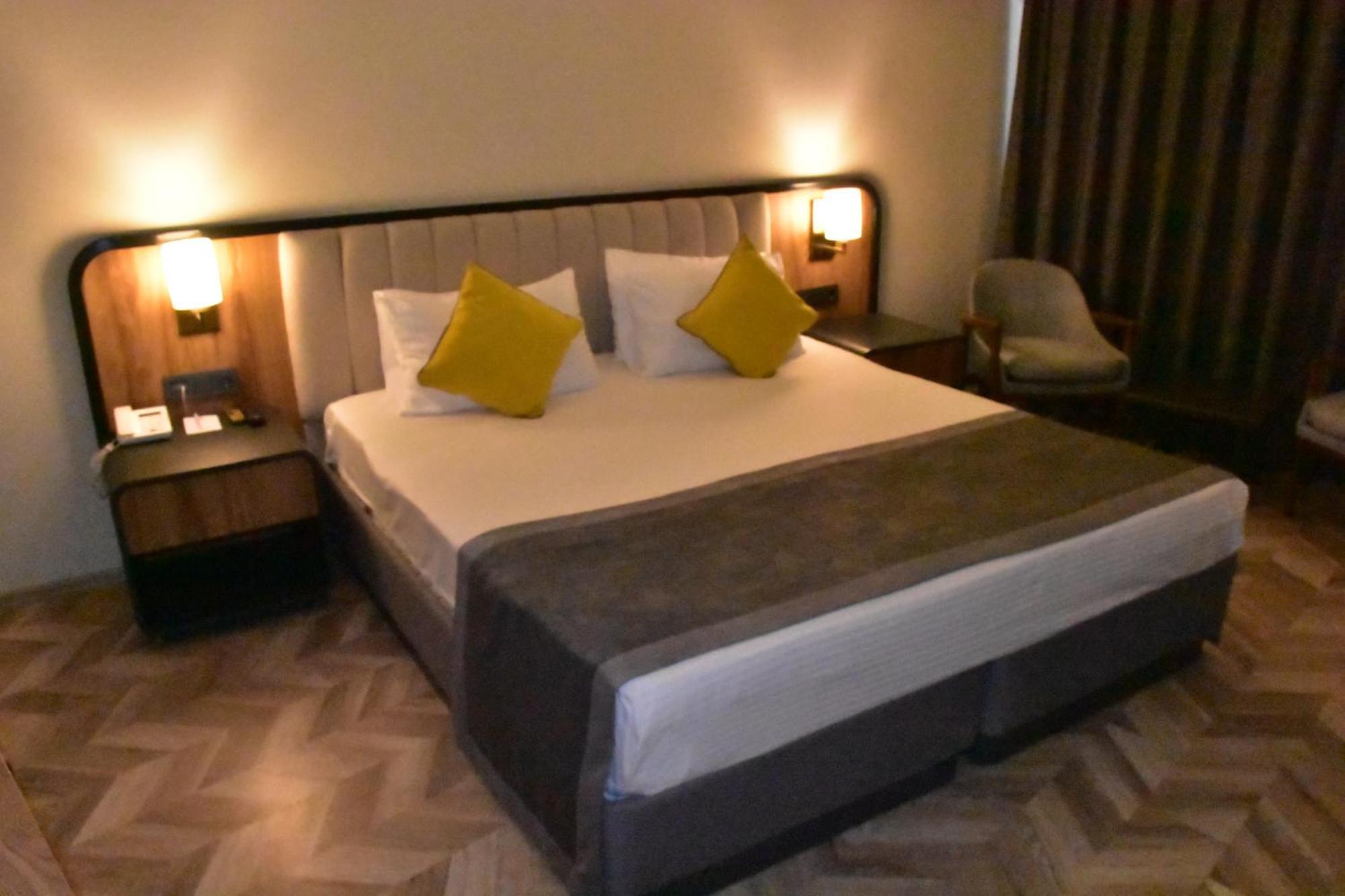 Uk Ankara Hotel 外观 照片