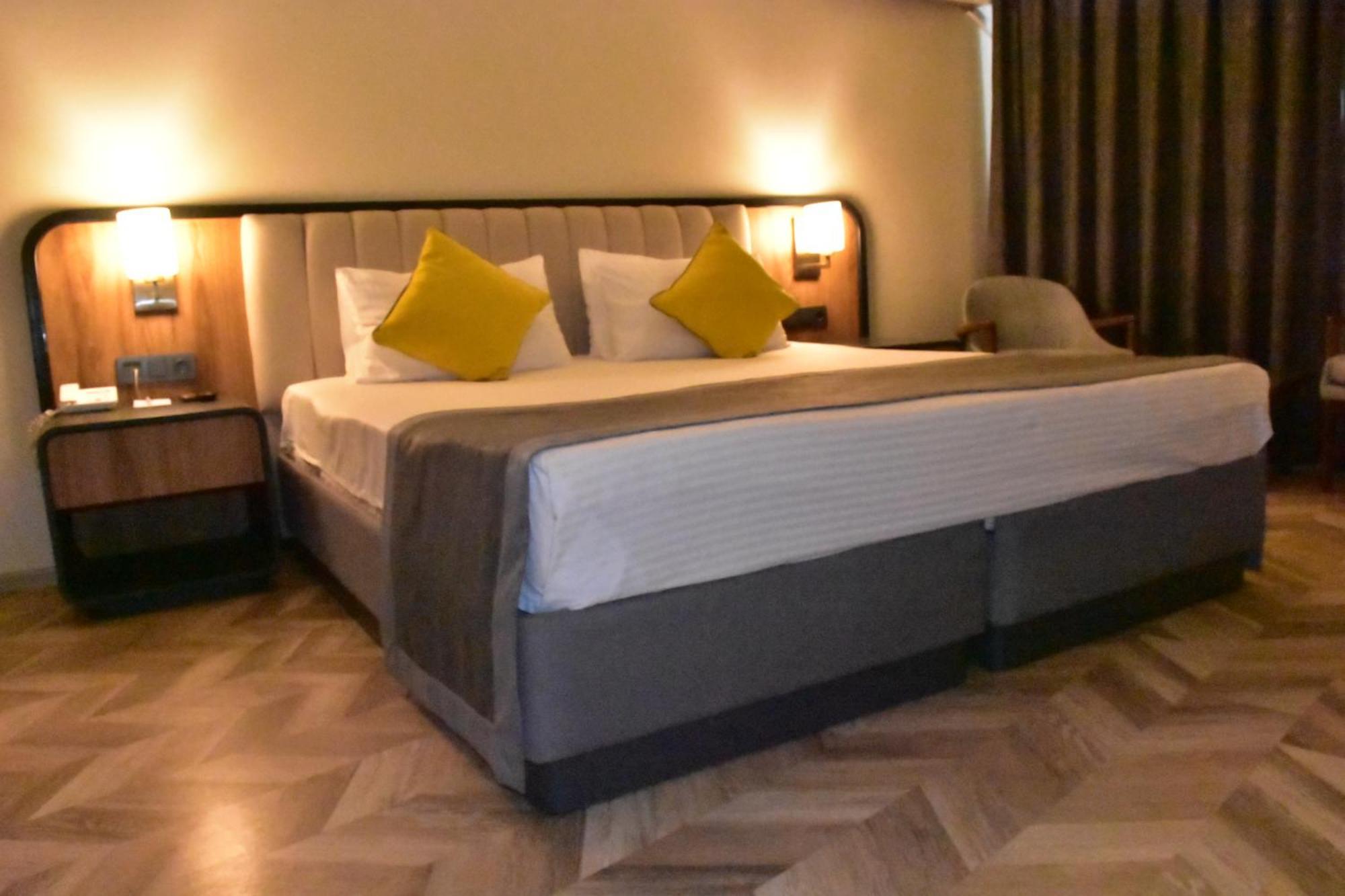 Uk Ankara Hotel 外观 照片